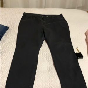 NYDJ cropped jean legging style. 27 inch inseam